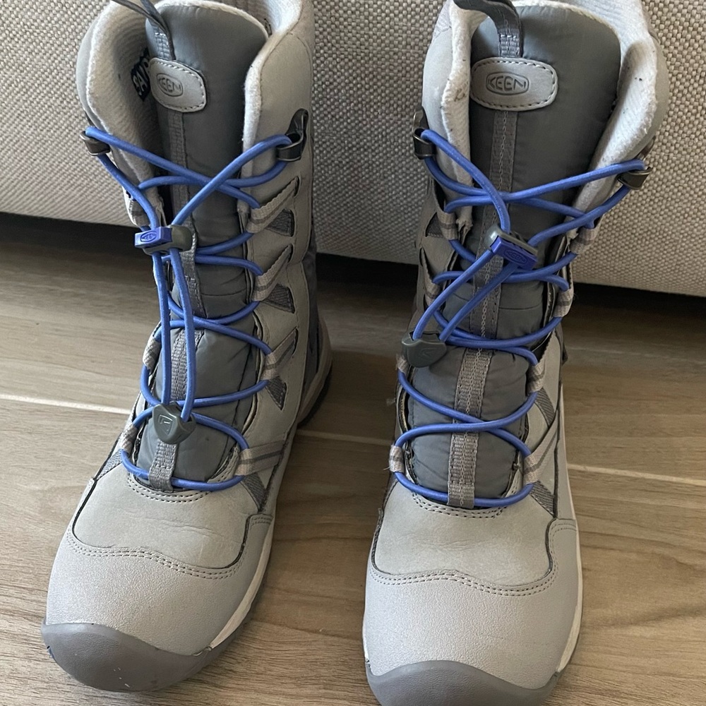Keen Size 1 Snow Boots